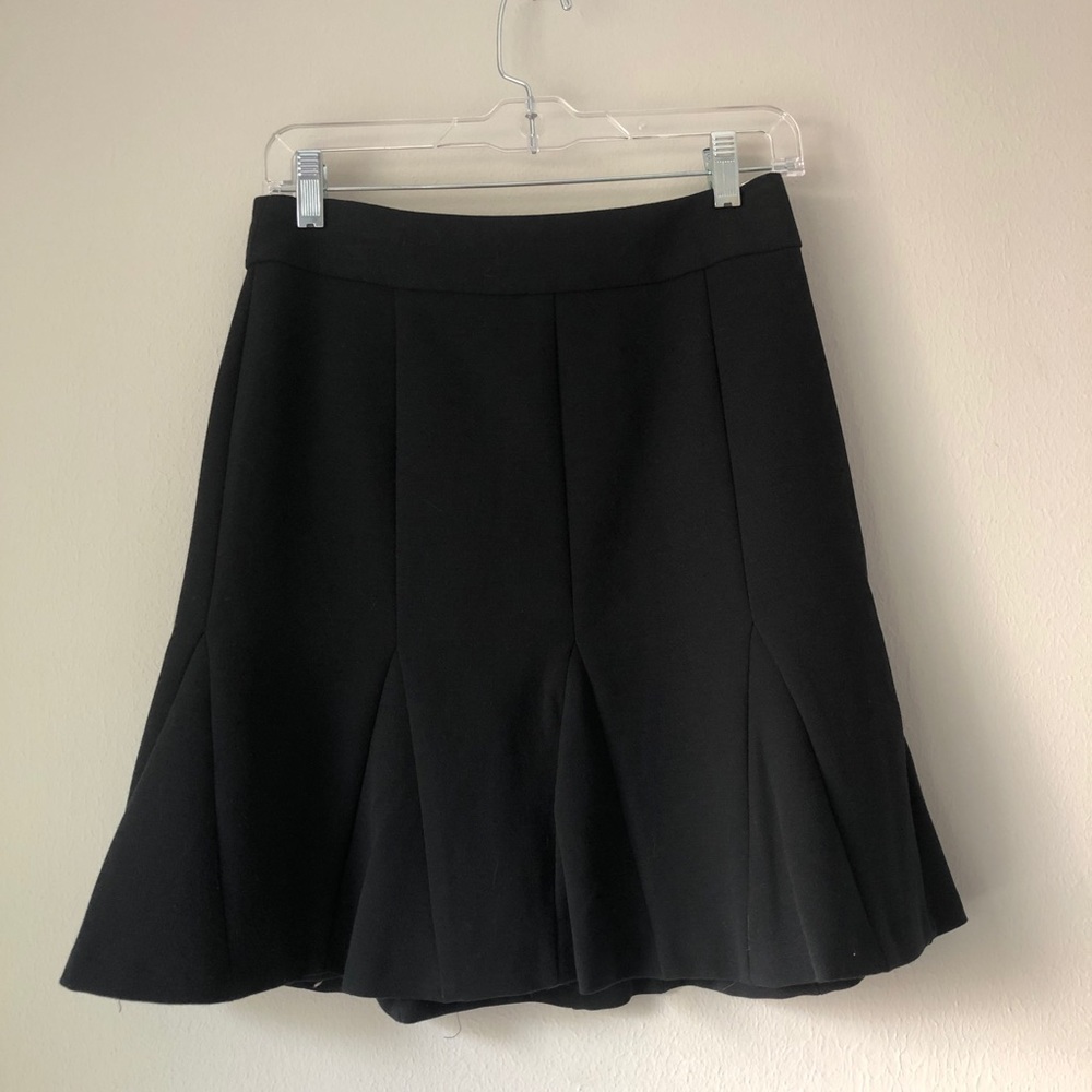 Banana Republic: Black ruffle skirt